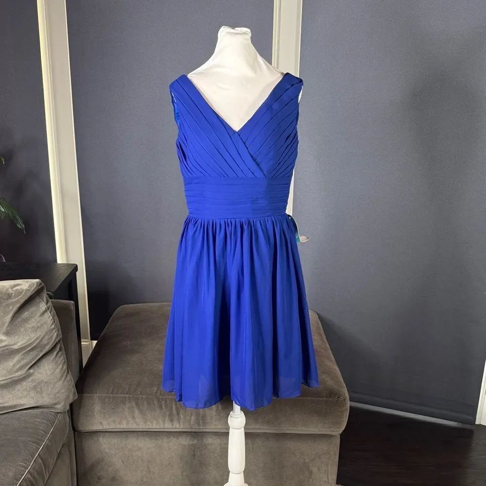 Women’s Blue Chiffon Short Homecoming Formal Dress V-Neck Zip Back Size M NWT